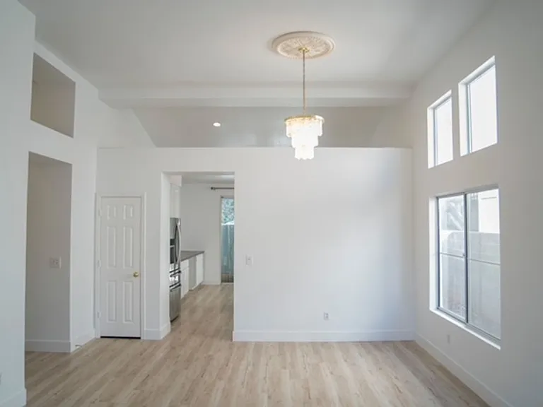 1417 Country Hollow Dr — Photo 23