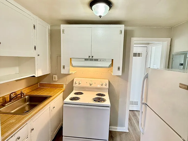 2619 E Willamette Avenue — Photo 13