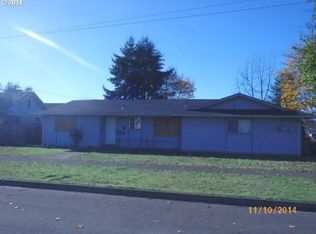1061 E Jefferson Ave, Cottage Grove, OR 97424