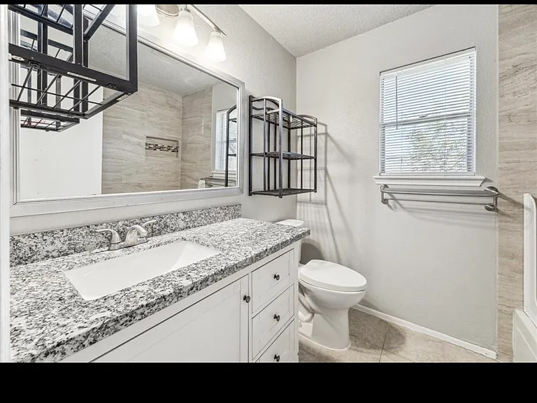 8030 Log Hollow Dr — Photo 6
