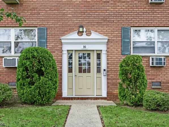 16 Knox Ter Building 16-2D, Wayne, NJ 07470