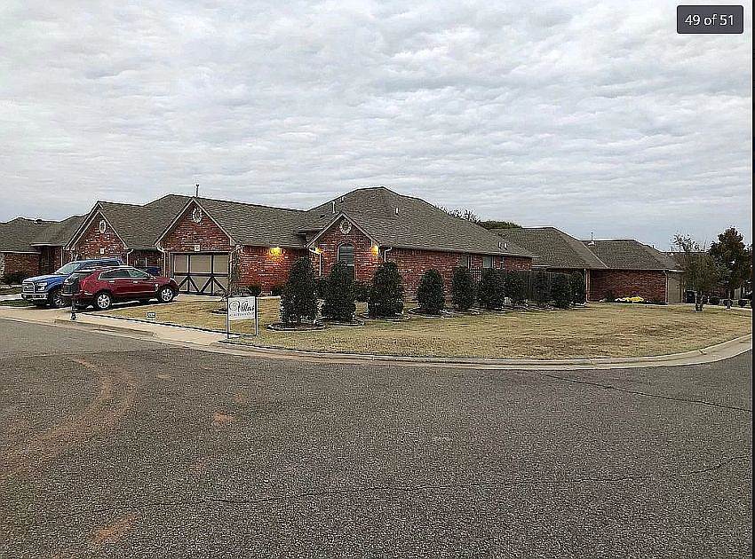 1st image of 1020 Golden Leaf Dr