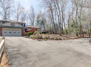 6 Hunters Ridge Dr, Asheville, NC 28803