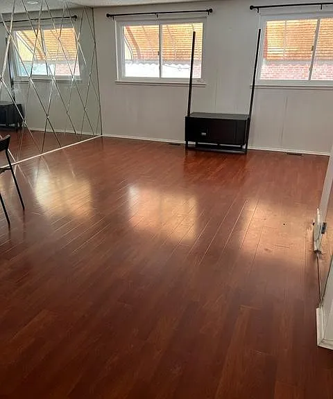 1114 W Oxford St — Photo 1