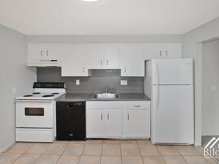 Hillside Terrace Apartments — Photo 39