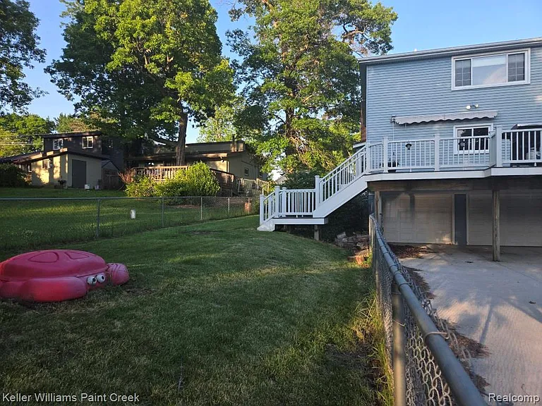 1125 S Long Lake Blvd — Photo 5