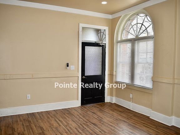 3rd image of 632 Roanoke Ave #101