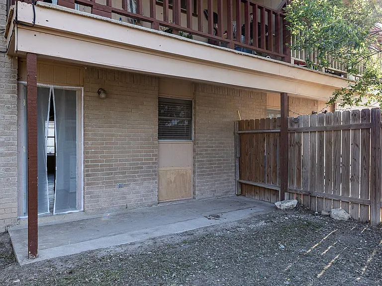 100 Shannon Cir — Photo 13