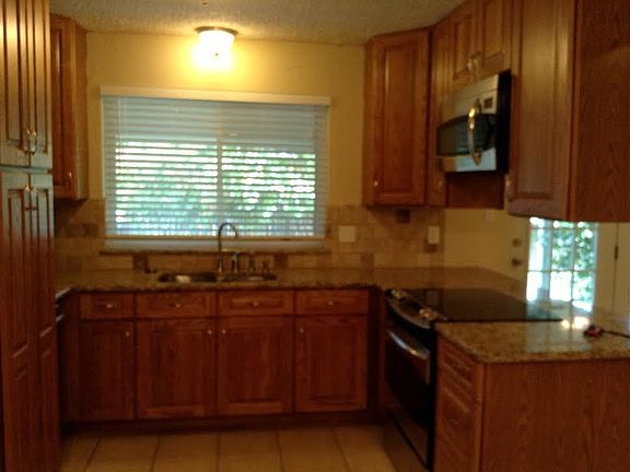 3rd image of 7820 Pebblebrook Dr