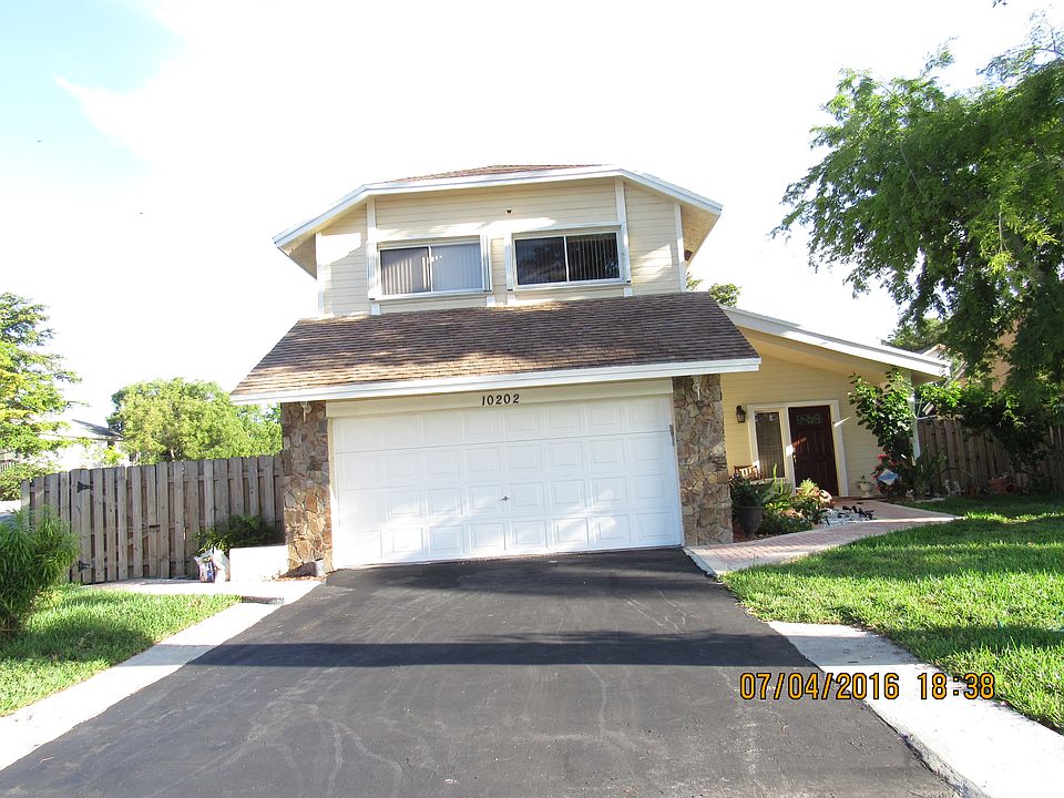 1st image of 10202 NW 32nd St