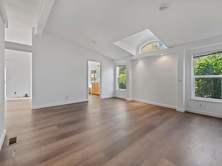 1057 E La Loma Ave — Photo 34