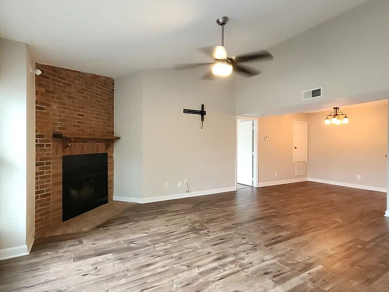 1600 Sharon Rd W #10 — Photo 3