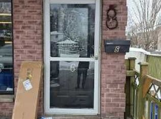 677 Marksbury Rd #6, Pickering, ON L1W 2T3