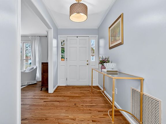 3rd image of 3508 Fox Hollow Ln