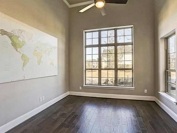 4th image of 55 Twin Ponds Pl