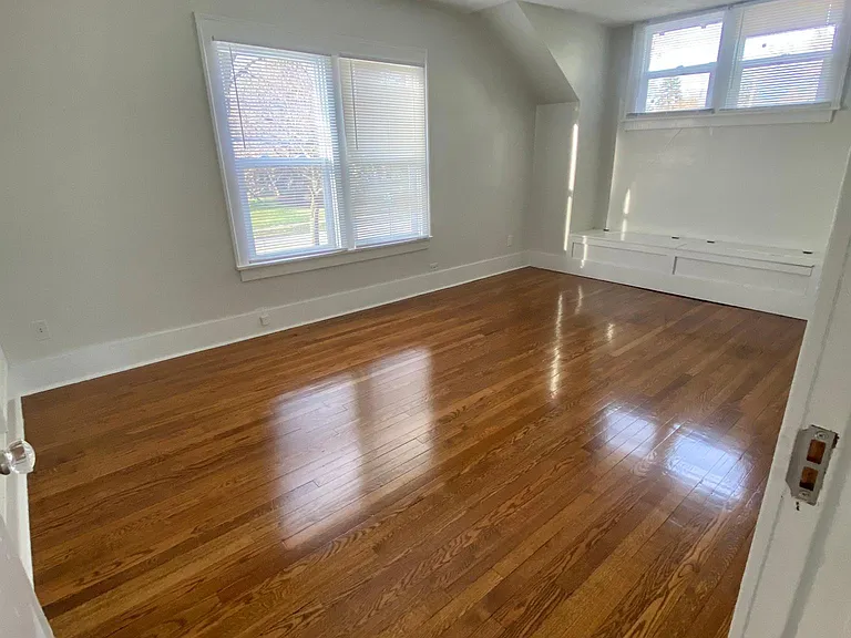 291 S McHenry Ave — Photo 10