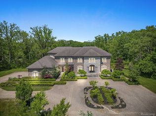 32721 Bingham Ln, Bingham Farms, MI