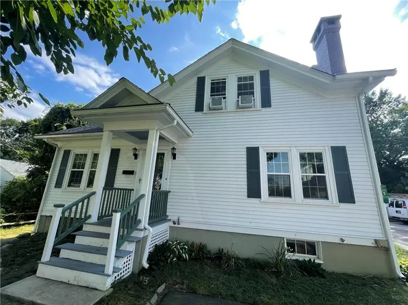 1 Horton Pl, Rumford, RI 02916