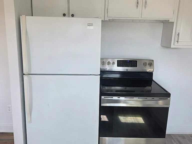 404 Walnut St #B — Photo 12