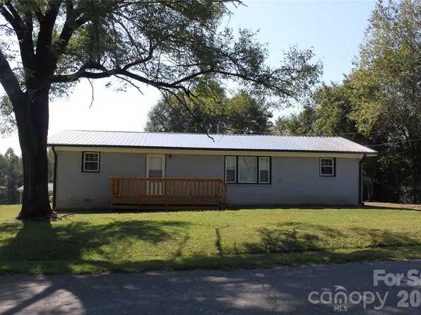 194 Crescent Dr, Forest City, NC 28043