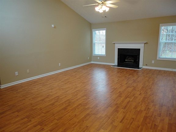 3rd image of 765 Chatham Park Dr
