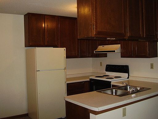 2nd image of 1403 1st St NW APT 5
