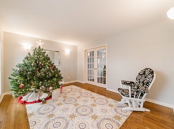 3rd image of 640 W Ashton Dr