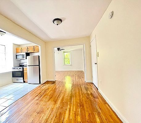 4th image of 640 W 207th St Residence A