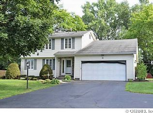 35 Clearview Dr, Spencerport, NY 14559