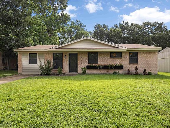 2nd image of 3808 Appletree Ln