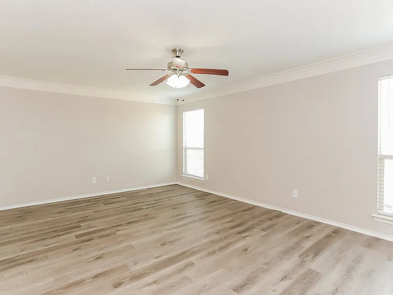 1032 Sunderland Ln — Photo 13