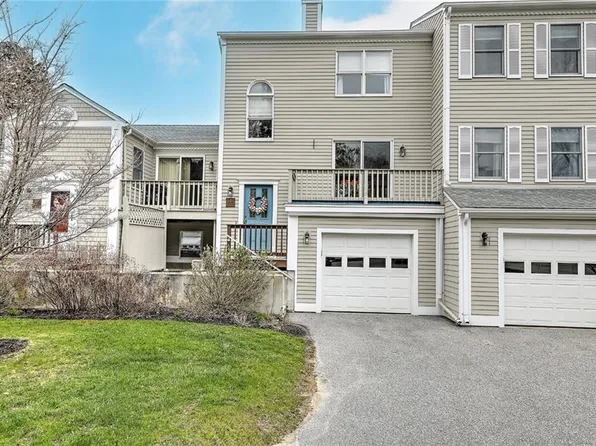 505 Clarks Row #505, Bristol, RI 02809