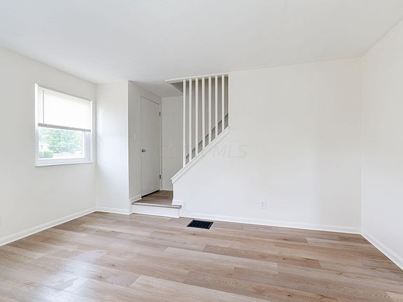 5th image of 586 Georgian Dr #588