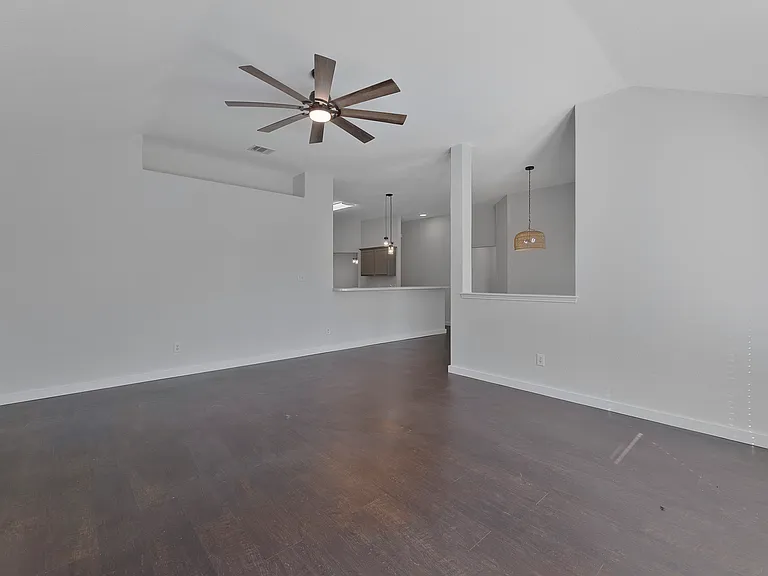 605 Clearbrook St — Photo 26