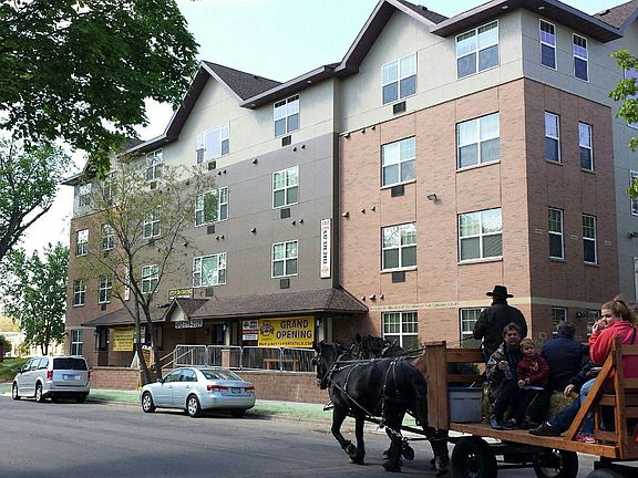 4th image of 725 8th St SE Unit 406