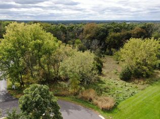 S28W35395 Spring House Ct, Town Of Ottawa, WI 53066