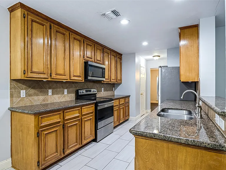28507 Chateau Springs Ct — Photo 7