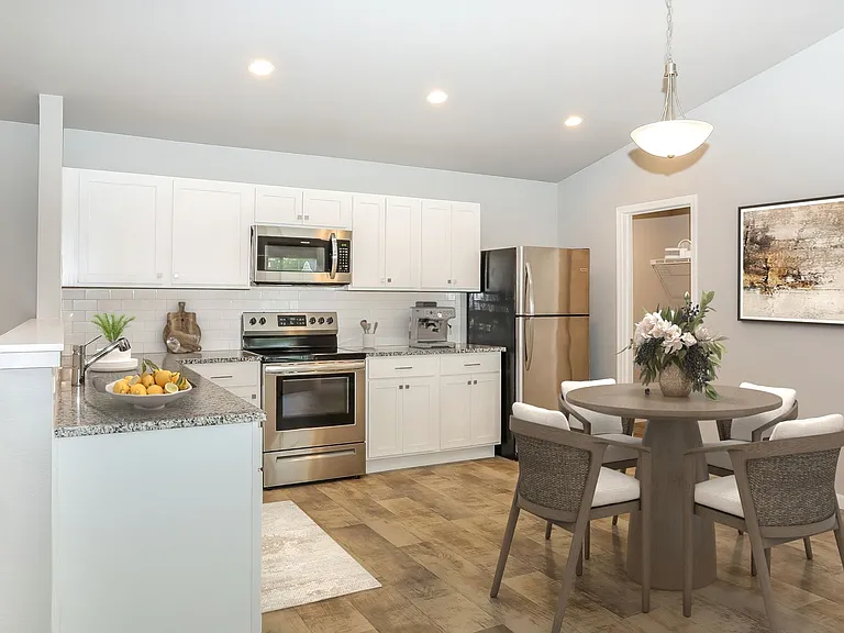 4020 Sumner Dr — Photo 6