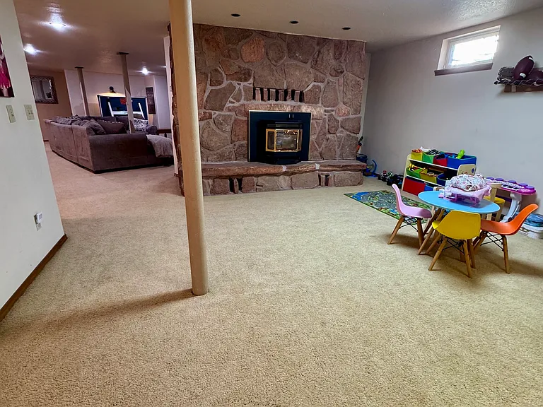 1355 R St — Photo 34
