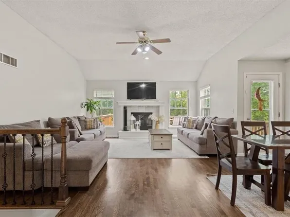540 W Northview St, Olathe, KS 66061