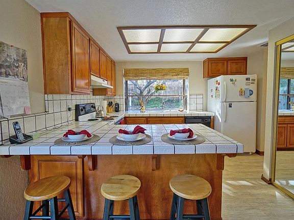 5th image of 3103 Gateway Dr