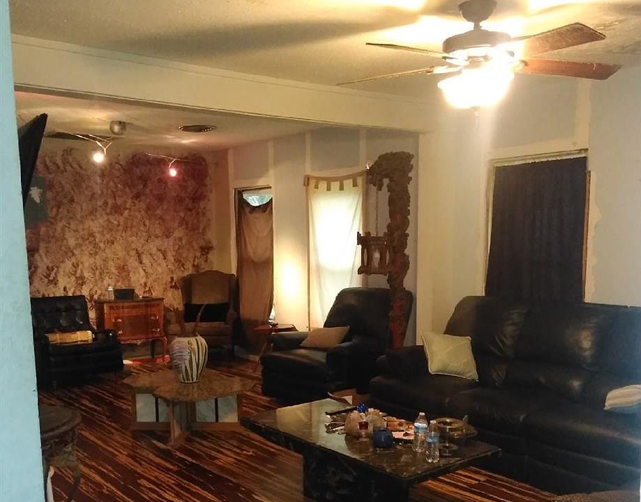 1st image of 323 Waco Ave