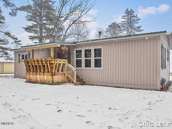 2nd image of 15260 Lincoln Lake Ave NE