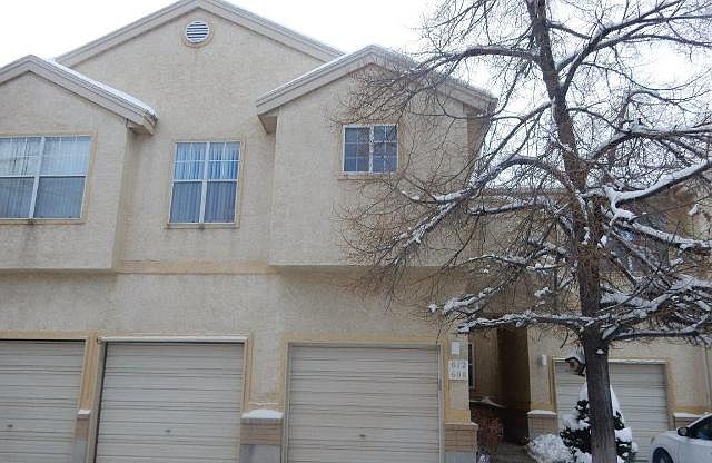 1st image of 612 E Briarsprings Cir