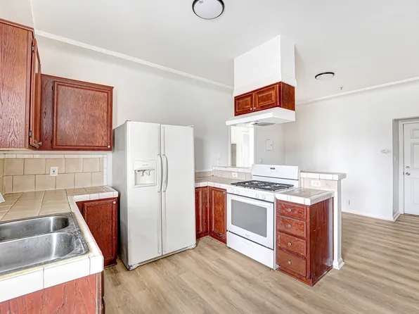 9124 S Broadway, Los Angeles, CA