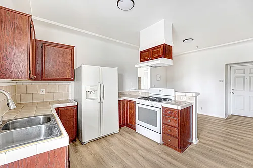 9124 S Broadway #8 Photo 1