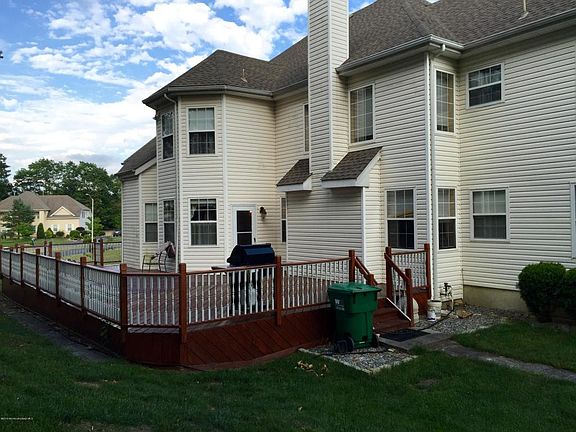 4th image of 6 Greenwich Dr