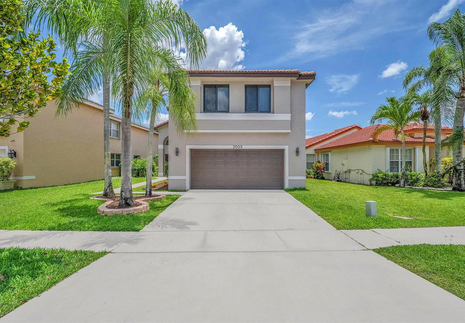4 bed, 2347 sqft, $699,900 — Photo 1