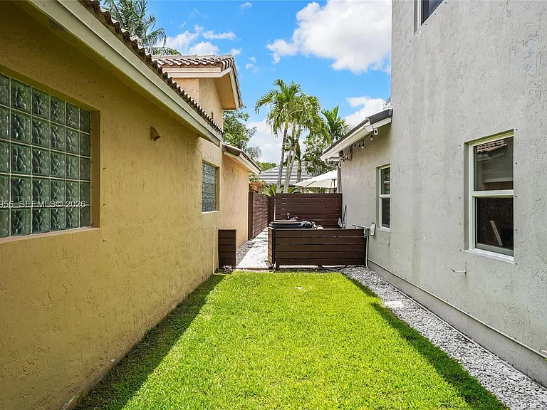 4152 Sapphire Ter — Photo 43