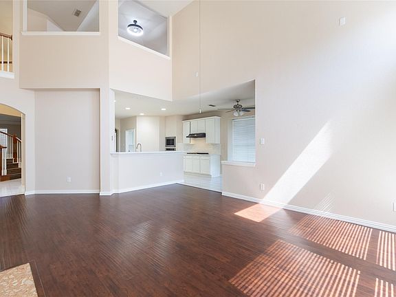 4th image of 3417 Walington Dr